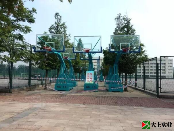 籃球架
