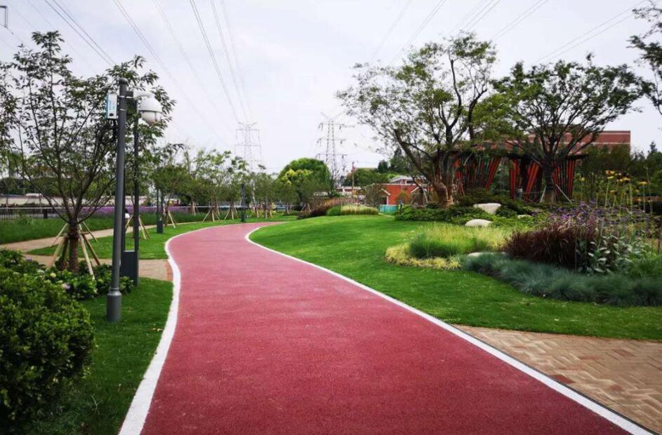 彩色透水混凝土健身步道,人車(chē)共用