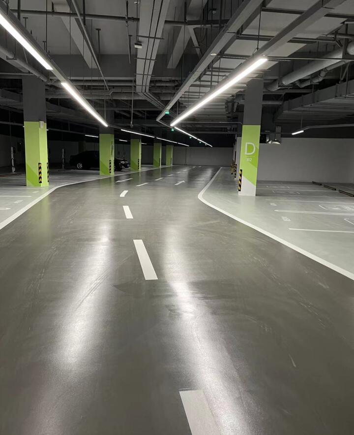 前海頤錦廣場(chǎng)地下車庫(kù)地坪漆與交通設(shè)施工程